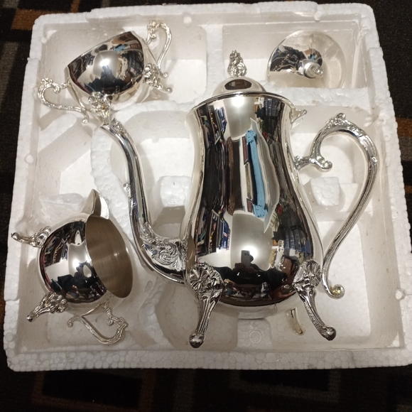 International silver company Other - 3 Piece Silverplate Tea Service